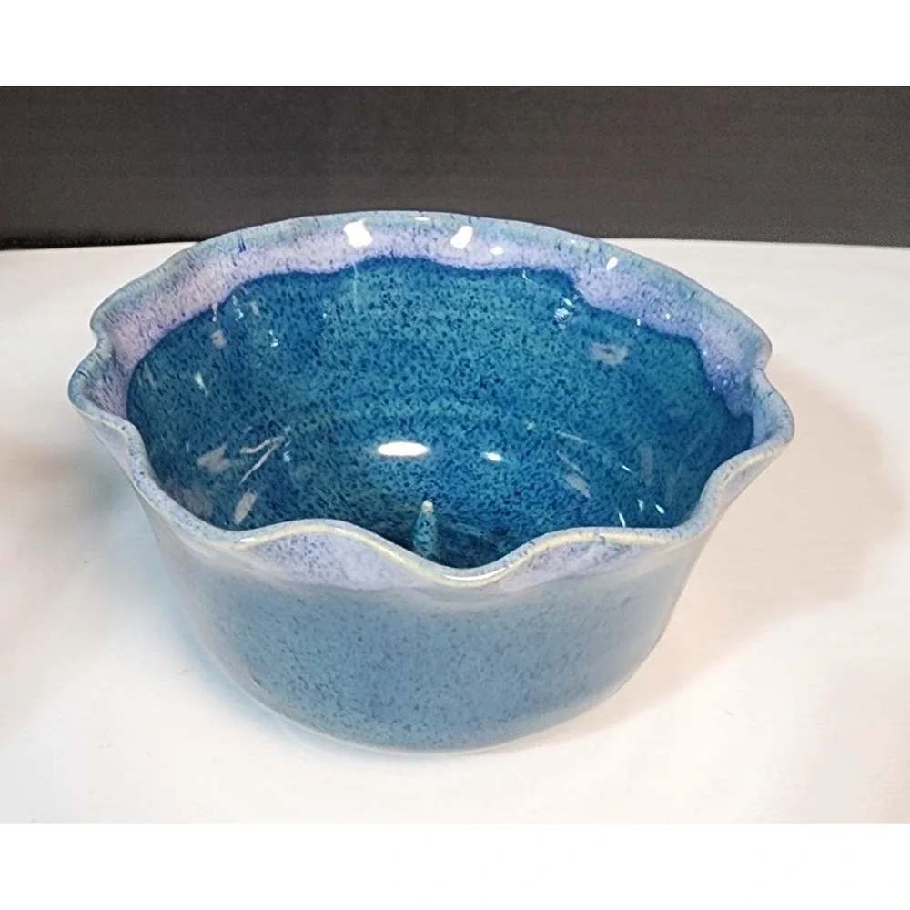 VTG Handcrafted Glazed John Garrou Signed Pottery Bowl Apple Baker Blue‎ Ruffled